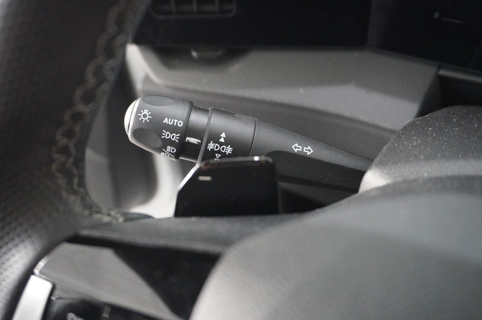 Fahrzeugabbildung Opel Astra L Lim. 1.2T GS LINE NAVI/LED/360°/PANO/DAB