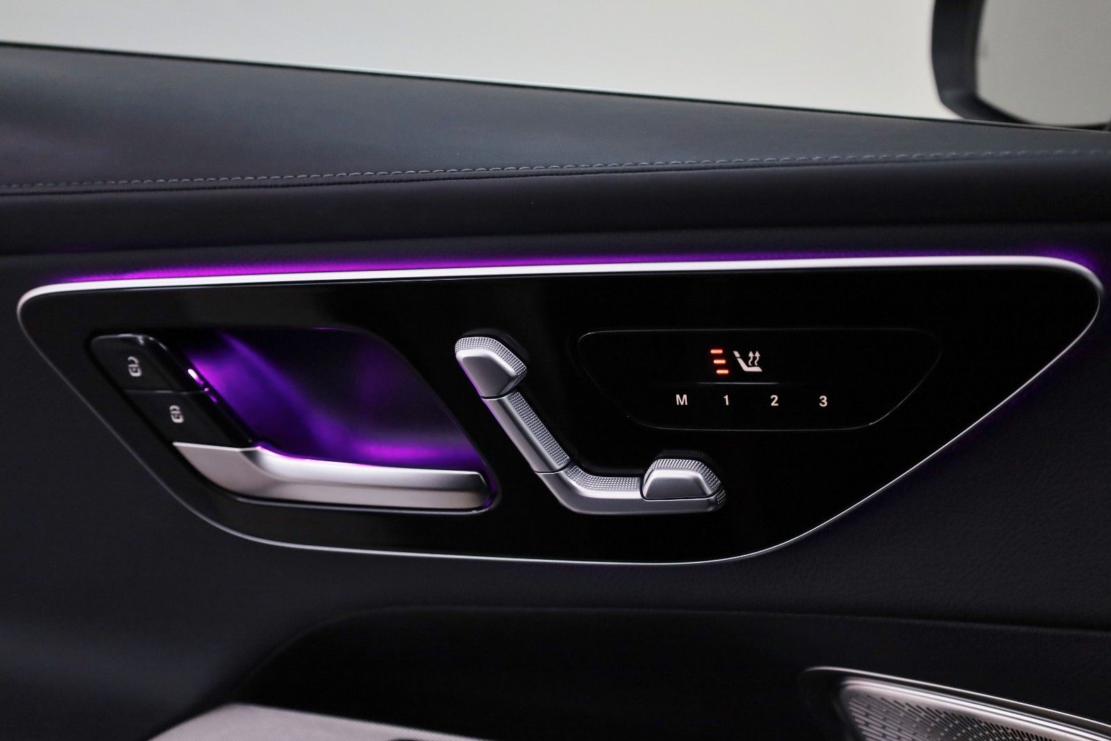 Fahrzeugabbildung Mercedes-Benz GLC 300 e 4M, AMG line, SH,Navi,Kamera,ACC, +WR