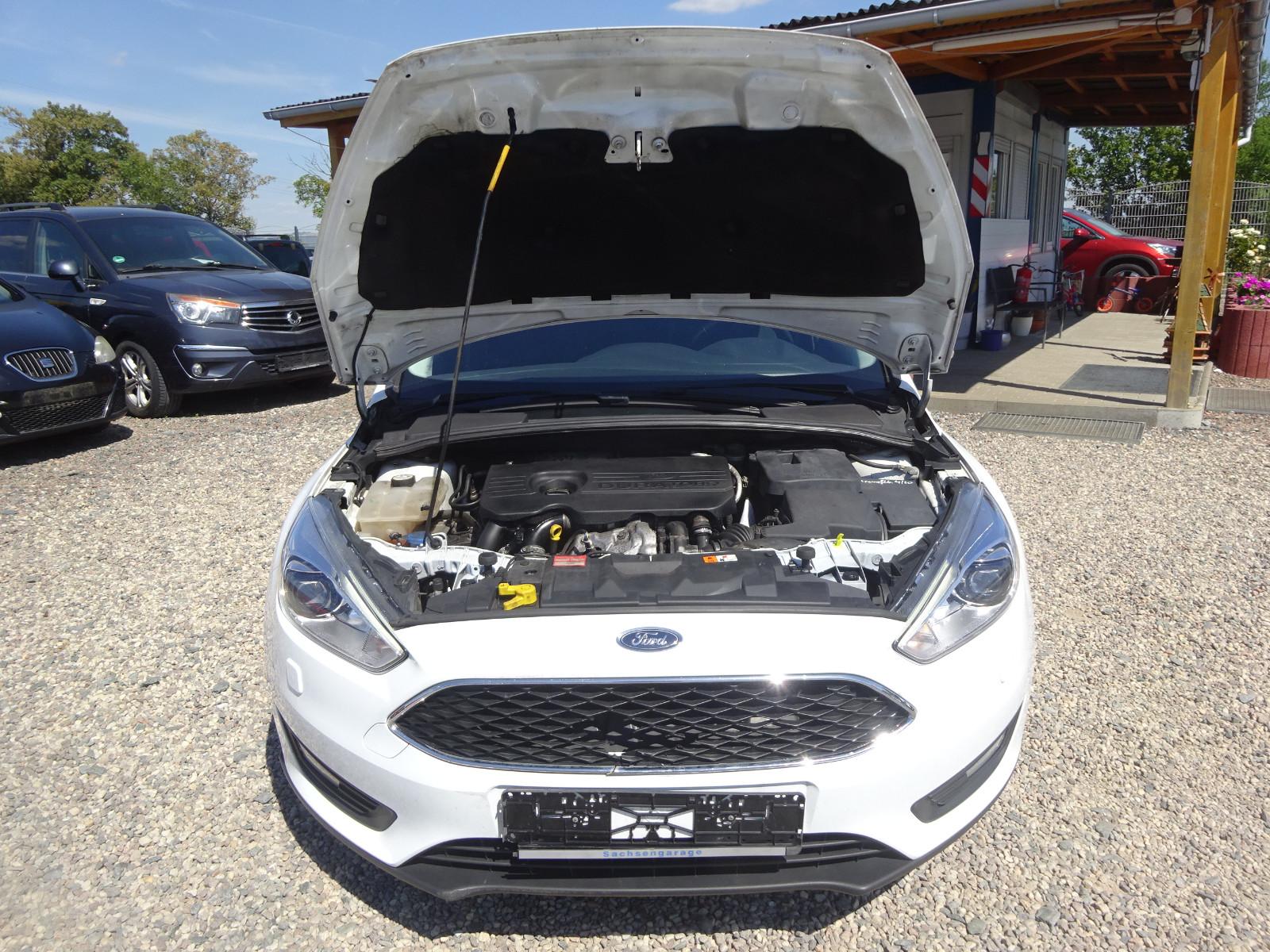Ford Focus 2015 — photo 14