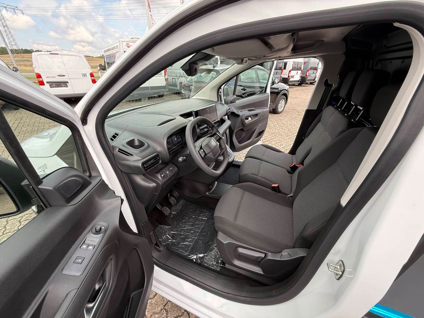 Fahrzeugabbildung Fiat Doblo XL KAWA100 MT6