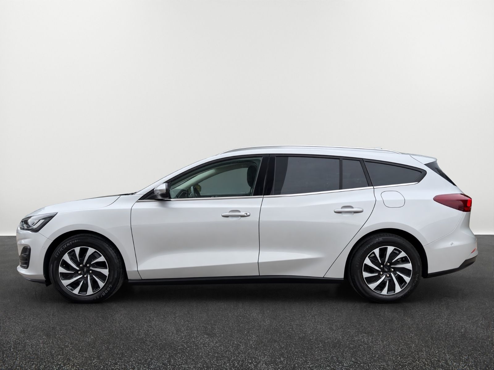 Ford Focus Turnier TitaniumX*AHK*KAMERA*WINTER*E-HECK imagem 2