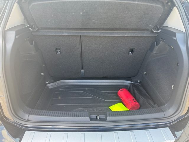 Fahrzeugabbildung Volkswagen T-Cross 1.0 TSI 95 PS 5-Gang AC PDC LANE