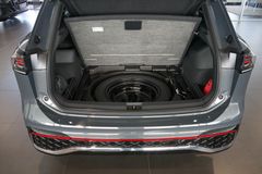 VW Tiguan 1.5 eTSI R-Line | LED Plus | Navi | AHK VW Tiguan 1.5 eTSI R-Line | LED Plus | Navi | AHK