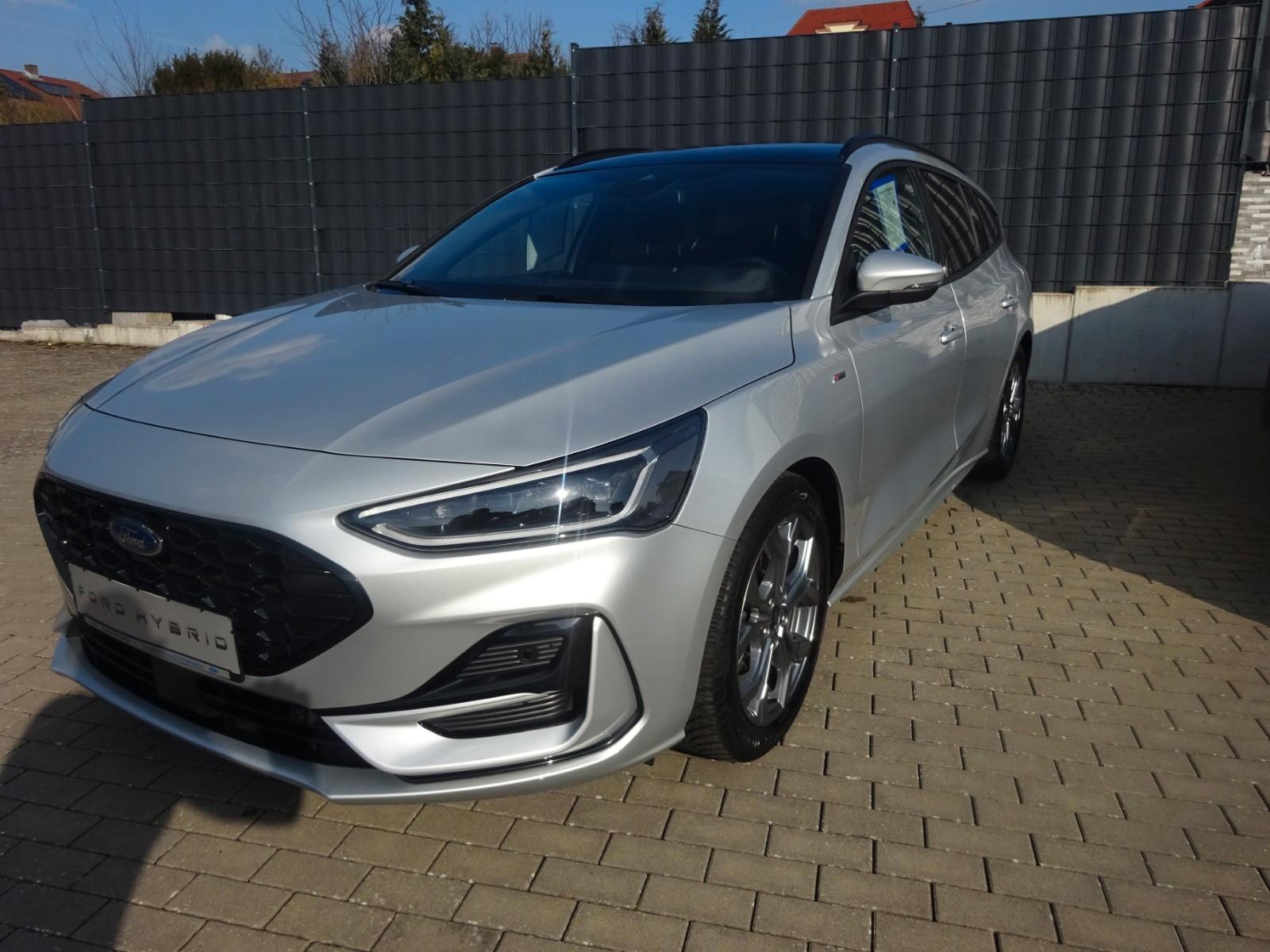 Ford Focus Turnier ST-Line X Auto AHK Panorama MATRIX