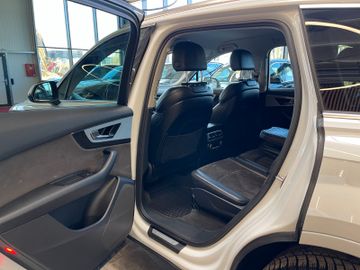 Audi Q7 3.0 TDI quattro *7SITZER*2.HAND*BI-XENON*AHK*