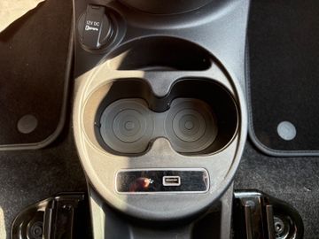 Fahrzeugabbildung Abarth 595C 1.4 T-Jet Klima PDC CarPlay ESTETICO