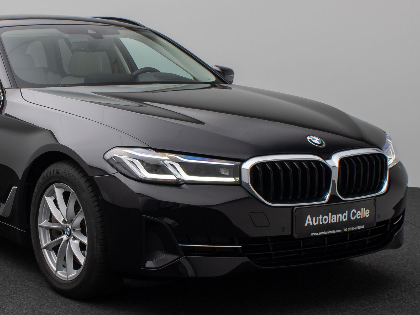 Fahrzeugabbildung BMW 530d  Panorama Kamera Laser HUD DAB HiFi Komfort