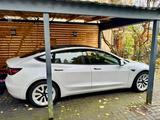 Tesla Model 3 SR+| 19 Zoll | Matrix LED | Wärmepumpe - Tesla Model 3 in Berlin