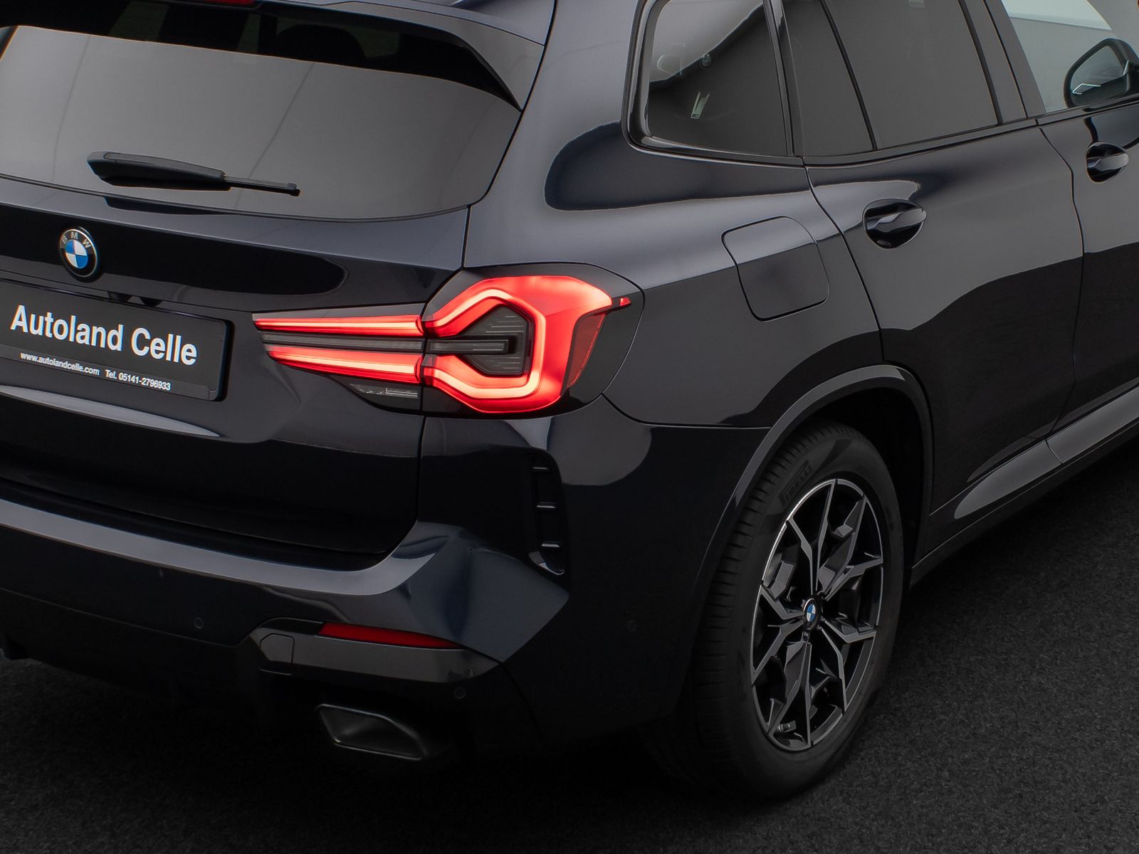 Fahrzeugabbildung BMW X3 xD20d M Sport Kamera HUD DAB HiFi Komfort 19"