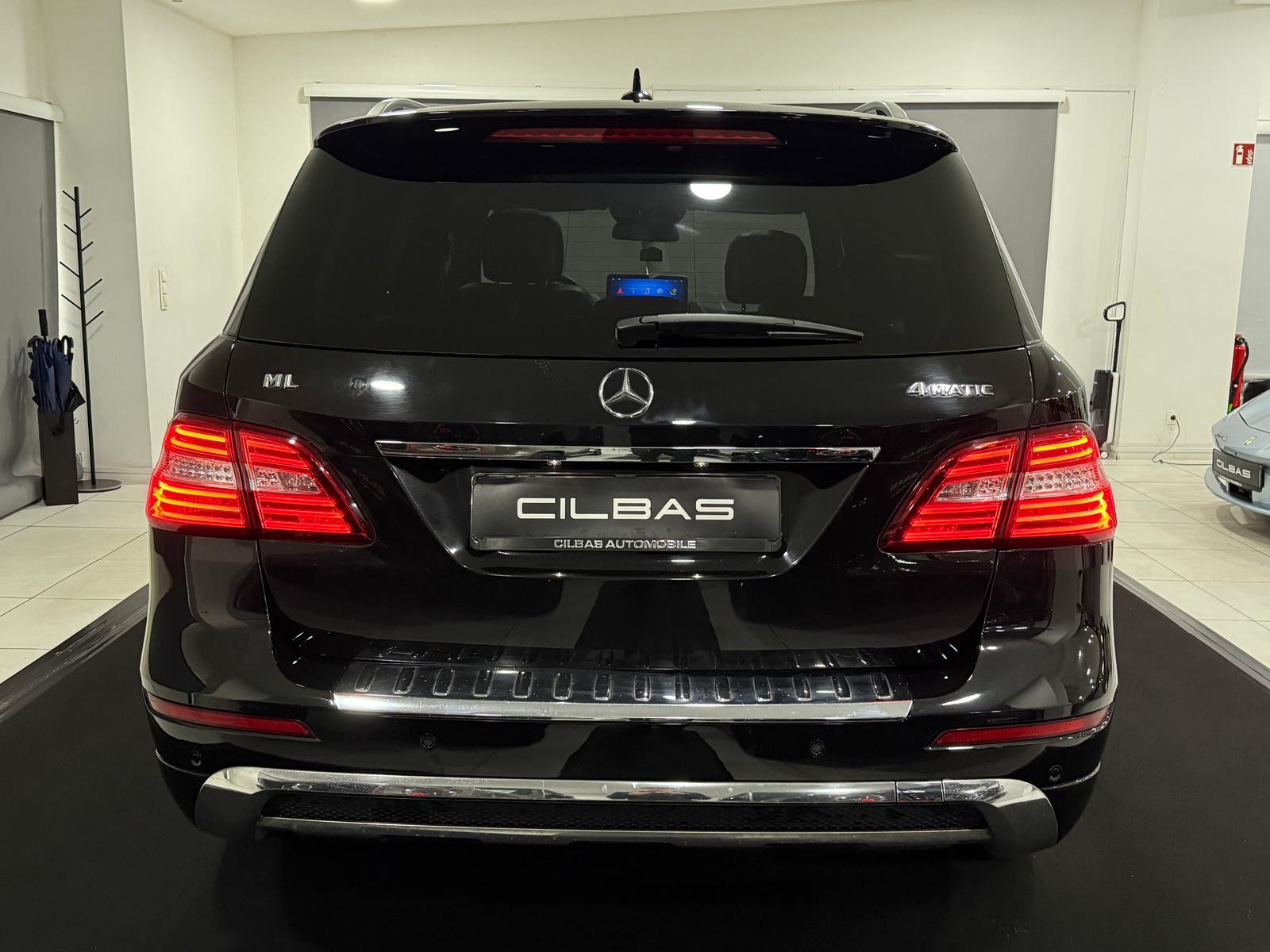 Mercedes-Benz ML 500 BE 4M 7G AMG-LINE*PANO*DISTR*360*AIR.*AHK