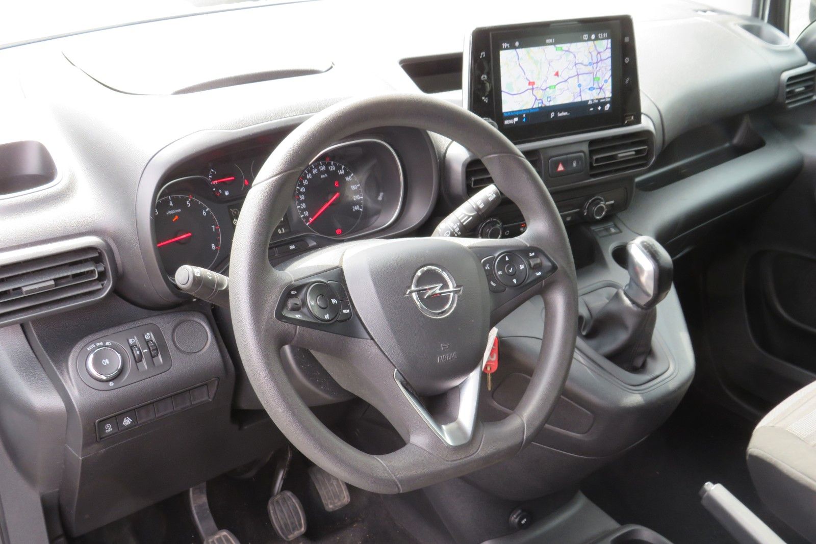 Fahrzeugabbildung Opel Combo Life E Edition NACI APP-CONNECT AHK 1.HD