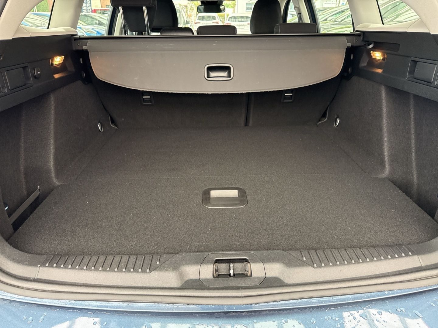 Fahrzeugabbildung Ford Focus Turnier Active Kamera LED NAVI DAB Winterp