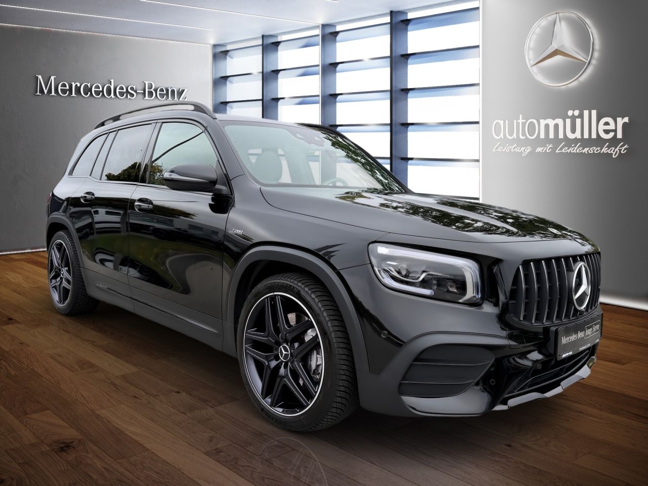 Fahrzeugabbildung Mercedes-Benz GLB 35 AMG 4M AHK+PANO+MULTIB+NIGHT+AUG.REA+CARP