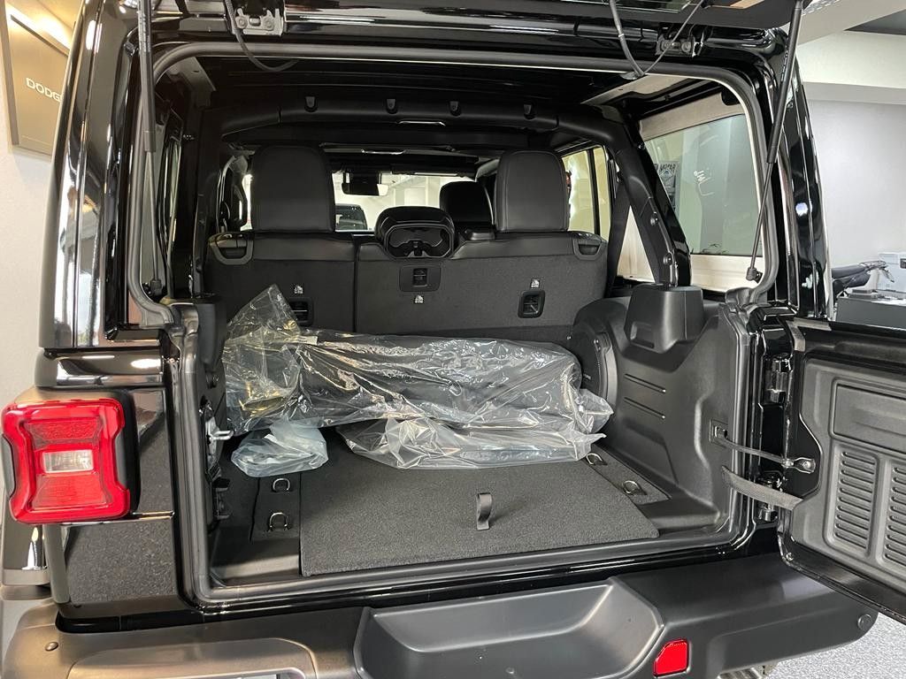 Fahrzeugabbildung Jeep 392 UNLIMITED RUBICON 6.4L-V8 SKY ONE TOP MY 23