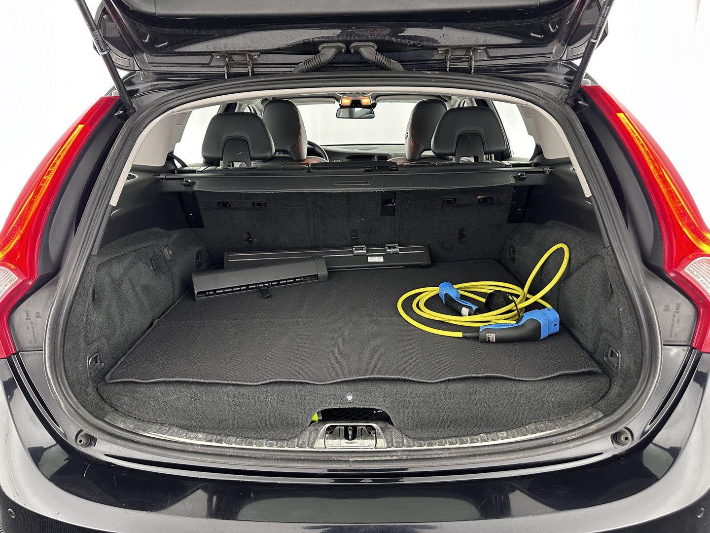 Volvo V60 2014 — photo 11