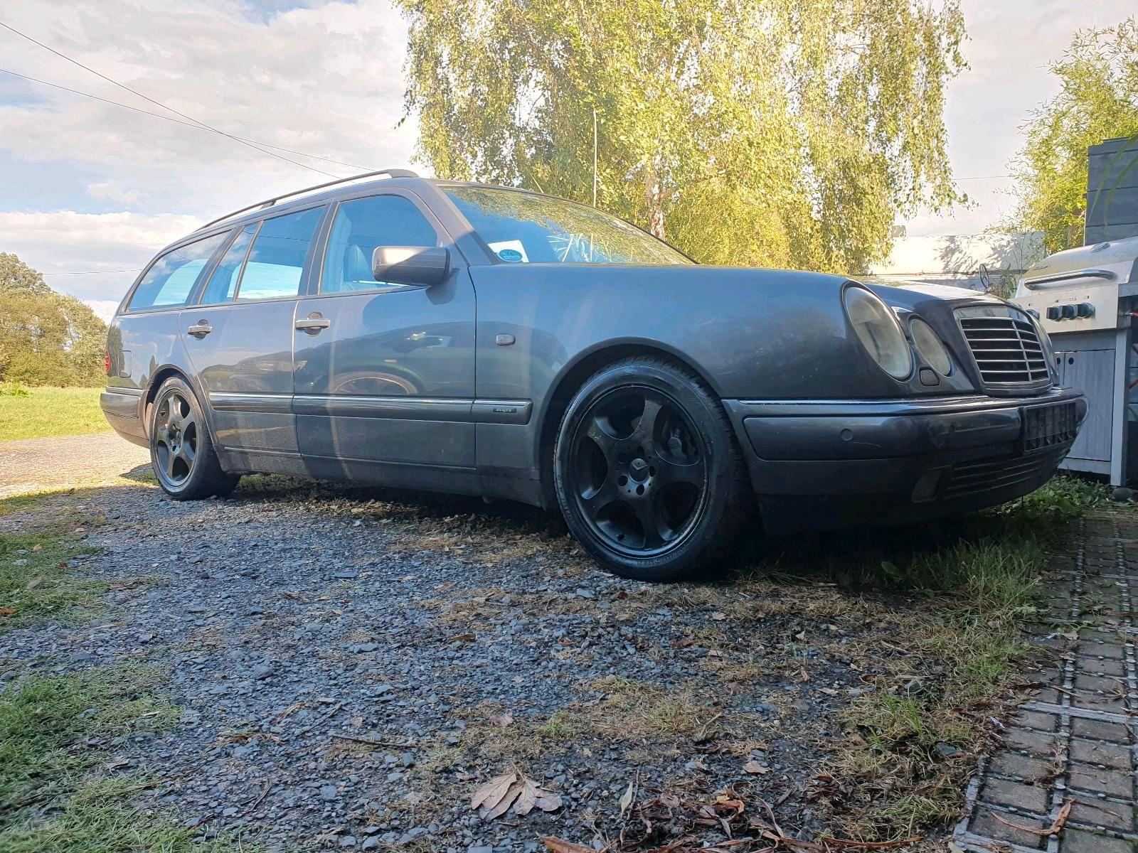 Mercedes-Benz E 430