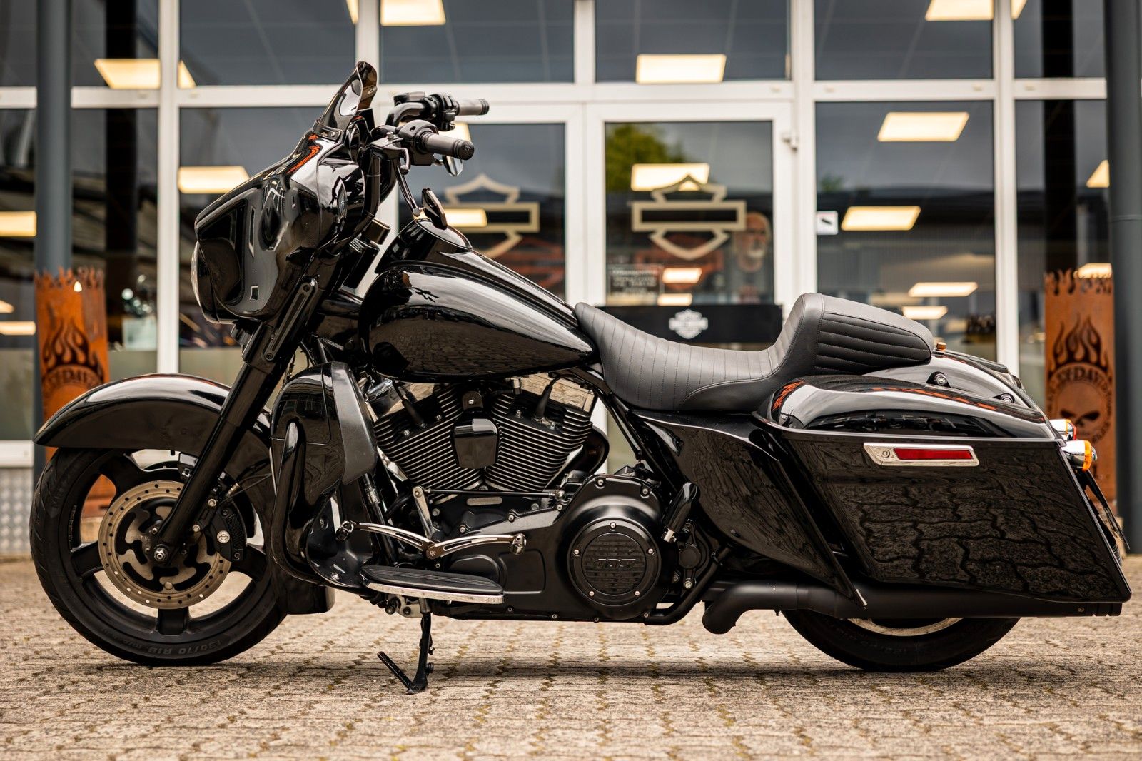 Fahrzeugabbildung Harley-Davidson FLHX Street Glide 103 cui - Kesstech -