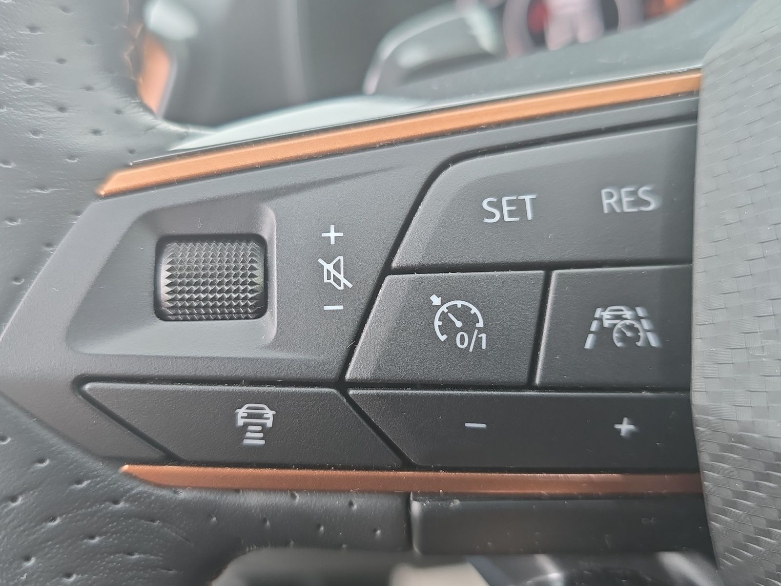 Fahrzeugabbildung CUPRA Leon Sportstourer VZ 2.0 TSI 4Drive DSG AHZ ACC