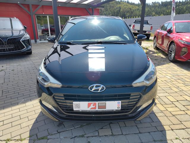 Hyundai i20 Sport Klima Sitz- und Lenkradheizung