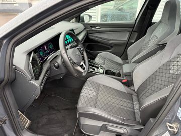 Volkswagen Golf VIII Variant R-Line+AHK+LED+HeadUp+VirtualC