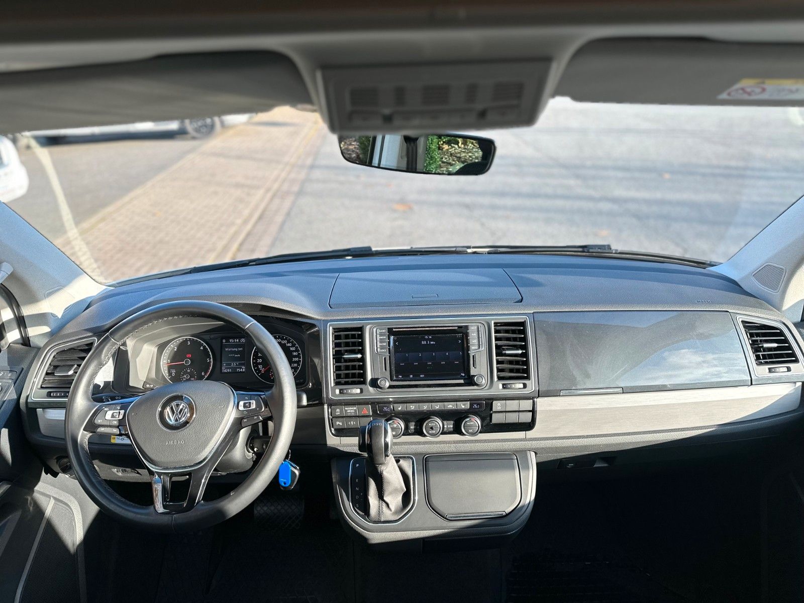 Fahrzeugabbildung Volkswagen T6 California Beach  - Automatik + Schlafdach -