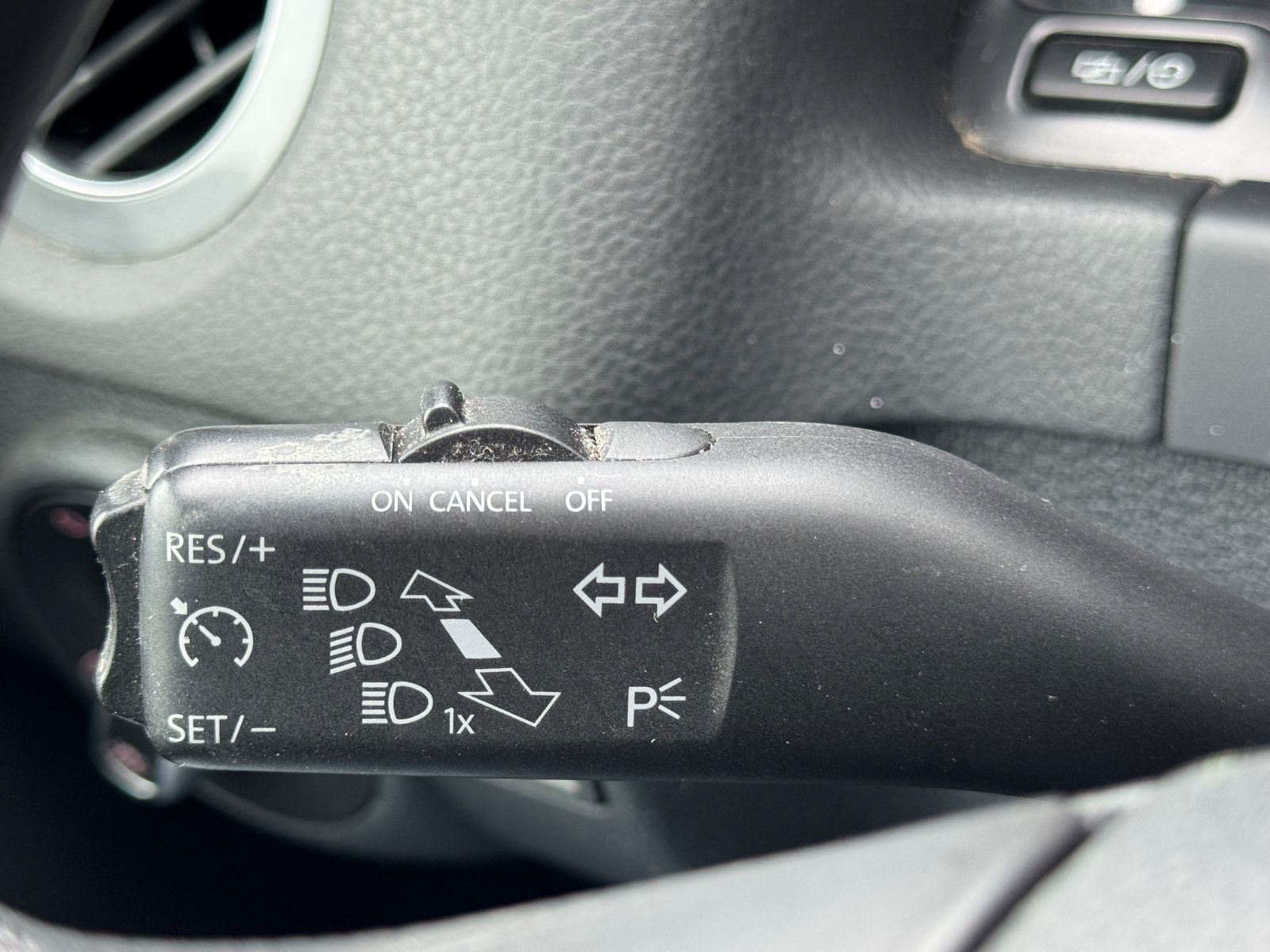 VW-Tiguan *Sithz*NAVI*Temp*PDC*2-Z.Klima*AHK*