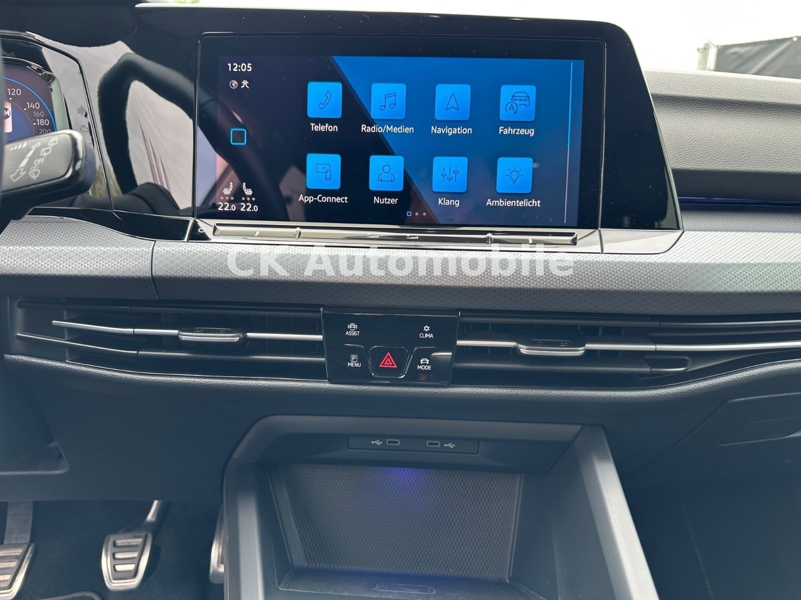 Fahrzeugabbildung Volkswagen Golf VIII Lim. Active 1.5 TSI/Navi/LED/ACC/PDC
