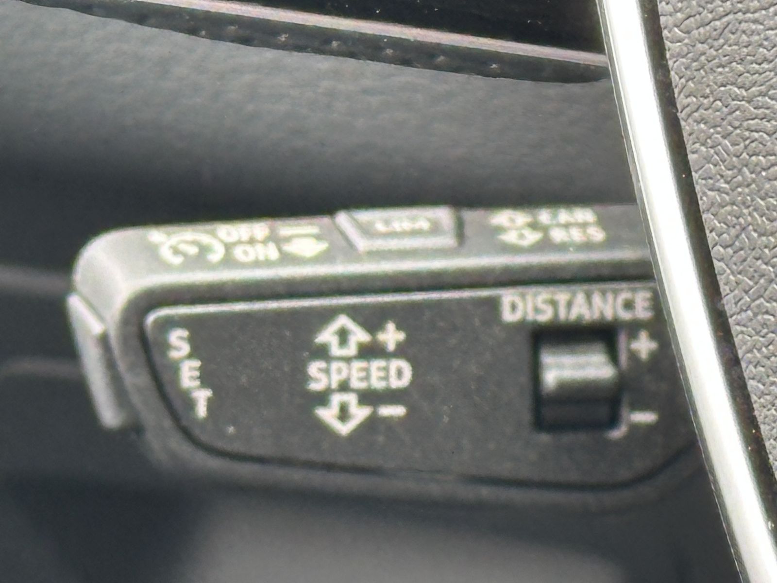 Fahrzeugabbildung Audi A6 Avant 50 TFSI e Qu S-Line+NAV+LED+AHK+PANO+VC