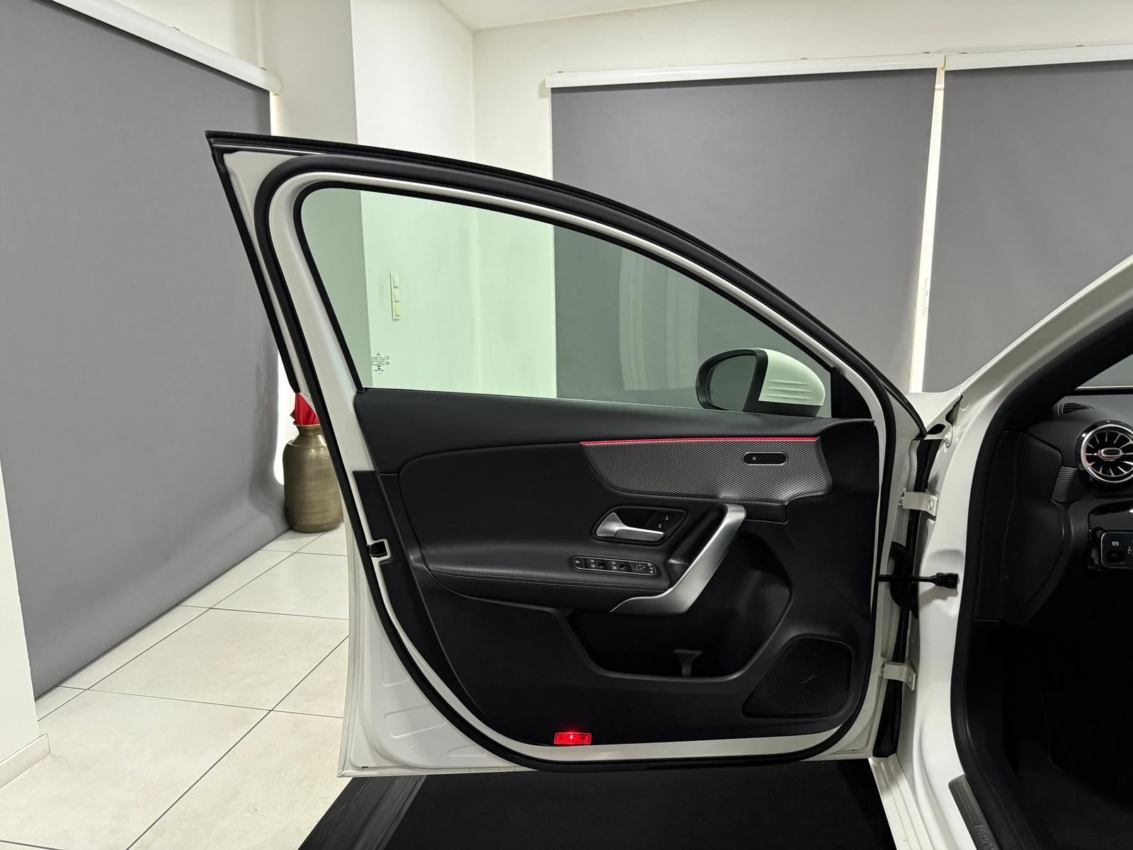 Mercedes-Benz A 180 7G Edition 19*WIDE*AMBIENTE*LED*LEDER*KAM*