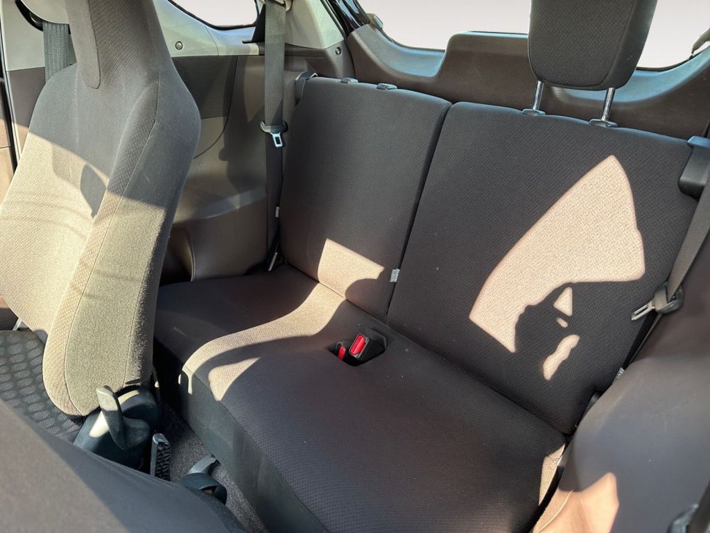 Fahrzeugabbildung Toyota IQ 1.0