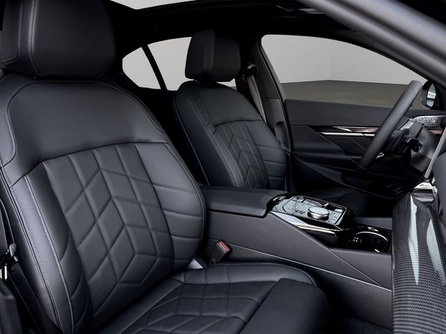 Foto Nummer 12: BMW 550e xDrive