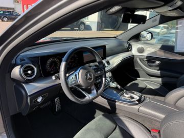 Mercedes-Benz E 220 T AMG+Night+Widescreen+Multib.+Kamera+LED