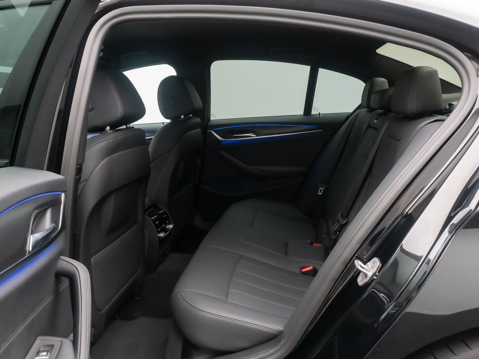 Fahrzeugabbildung BMW 530d M Sport Kamera DAB HiFi 4Klima Alarm 20Zoll
