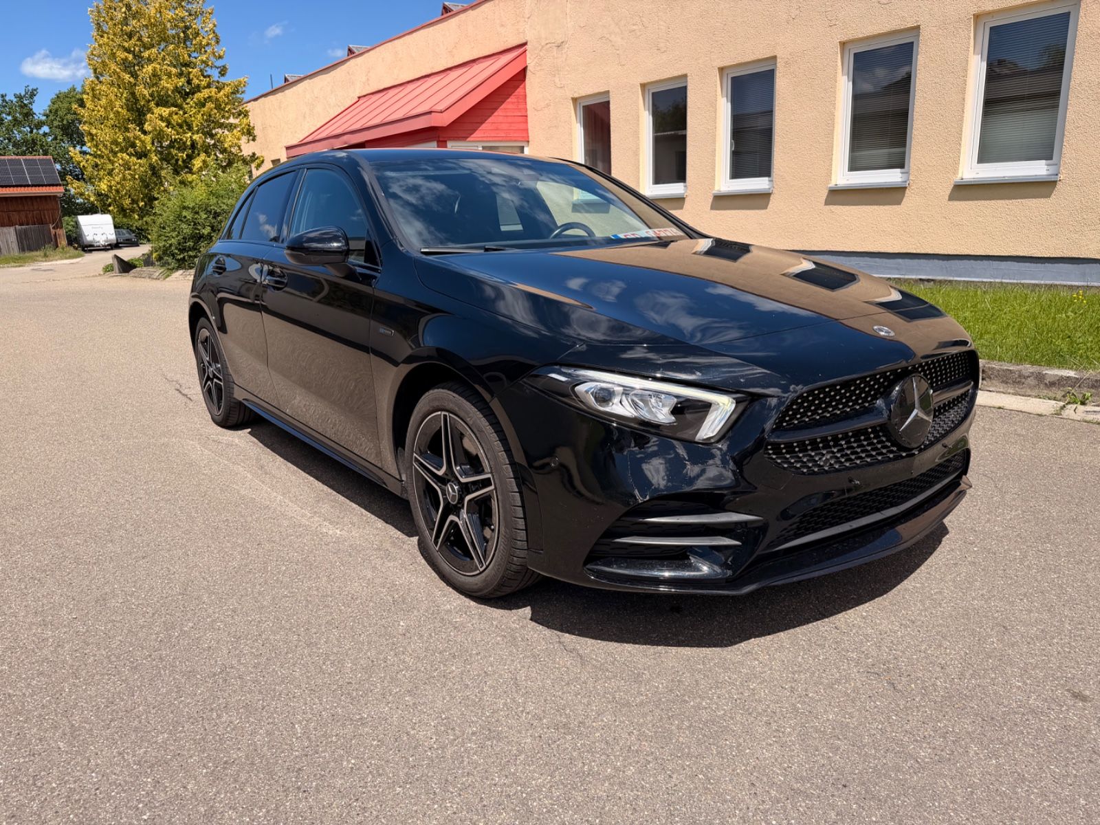 Mercedes-Benz A 250 e Edition AMG Black Line foto 3