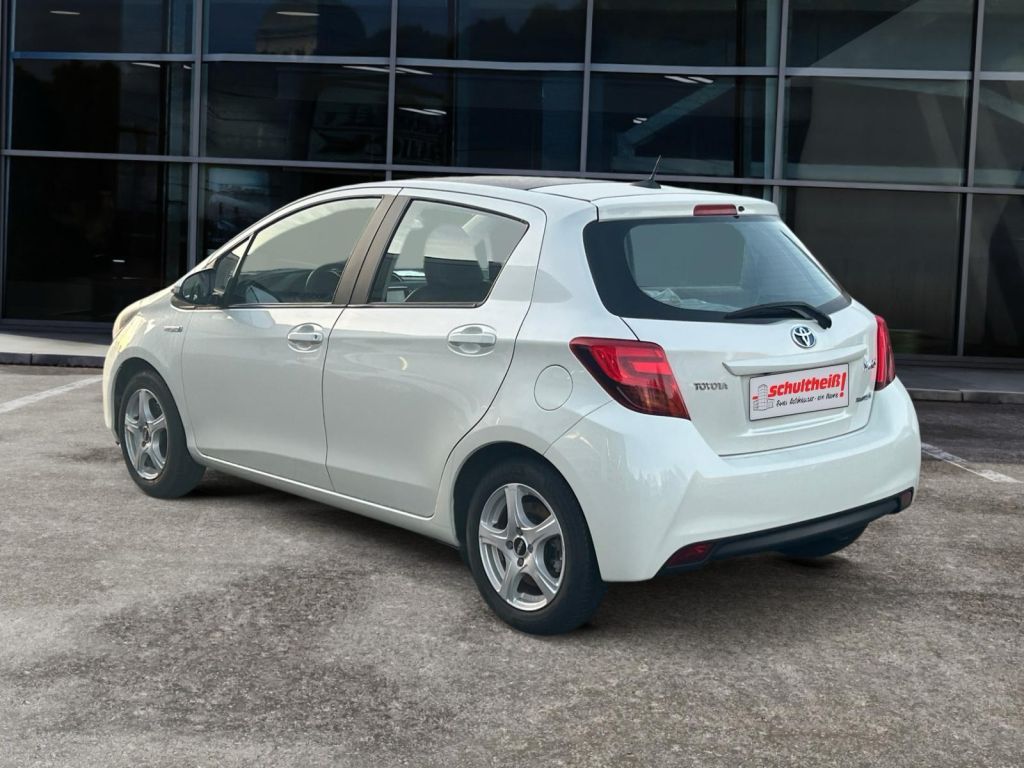 Fahrzeugabbildung Toyota Yaris Hybrid 1.5 VVT-i Lounge