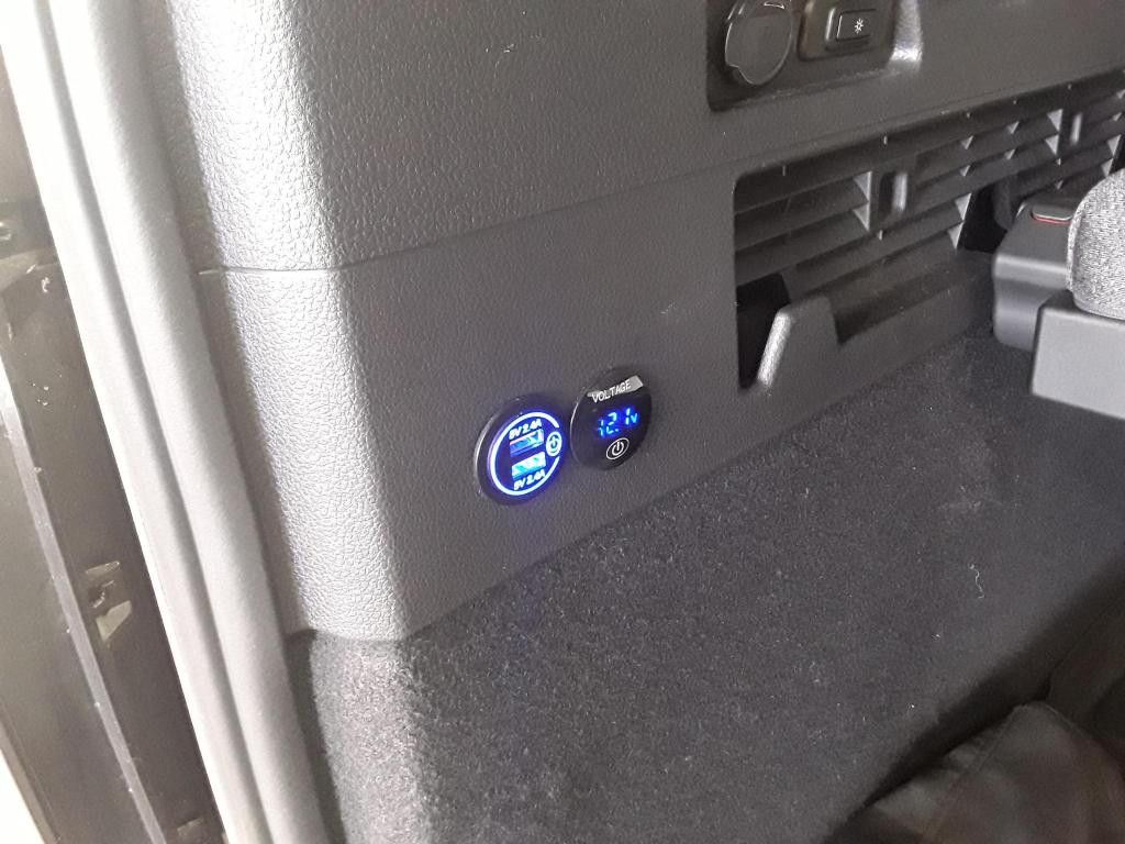 Fahrzeugabbildung Volkswagen Caddy California Maxi DSG ACC AHK LED Kam Sthz