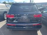 Audi Q7 3.0 TDI quattro S line - 7 Sitzer - mit Diesel-Antrieb: Blau, mit Navigationssystem