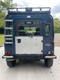 Land-Rover Defender - 5