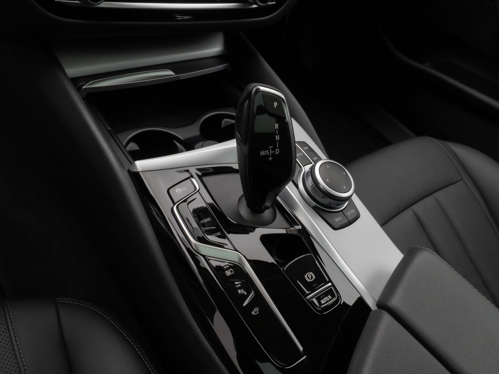 Fahrzeugabbildung BMW 530e xD Panorama 360°HUD DAB Leder Alarm 18Zoll