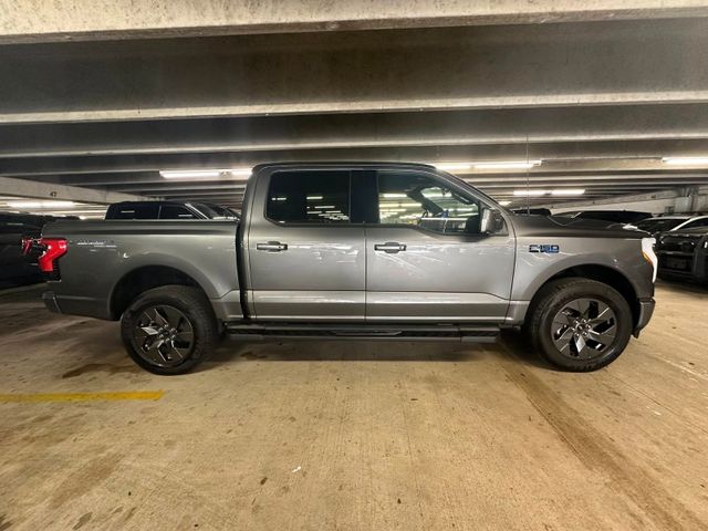 Ford F150 Lightning Lariat  gross Batterie im Vorlauf