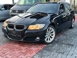 BMW 320d PanoBi-Xenon-Navi-Dachhimmel schwarzM-Sport - gebrauchte BMW 320 aus dem Jahr 2011