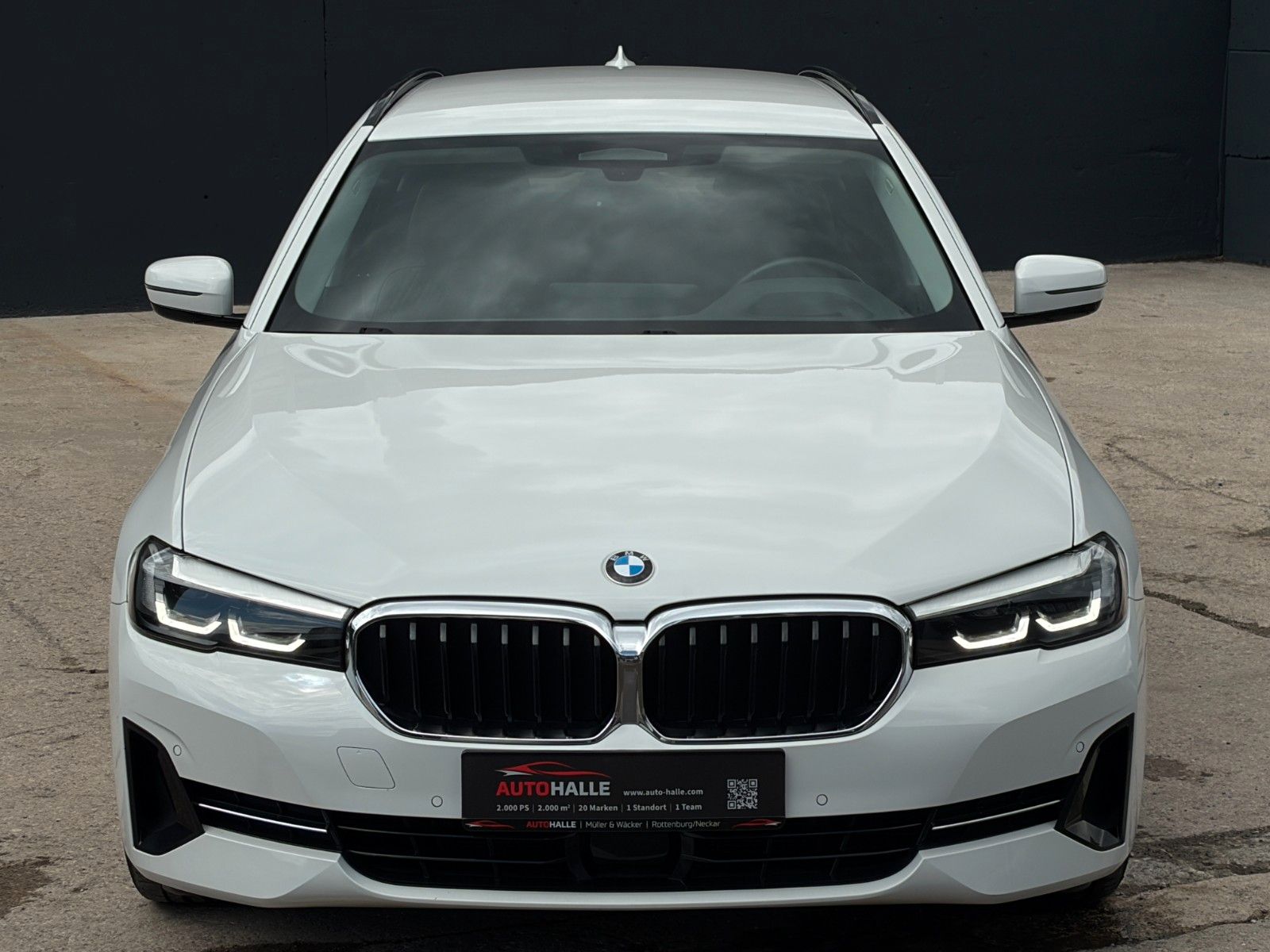 Fahrzeugabbildung BMW 530i Touring SHAD NAPPA HuD ACC SHZ SBL CAM PDC