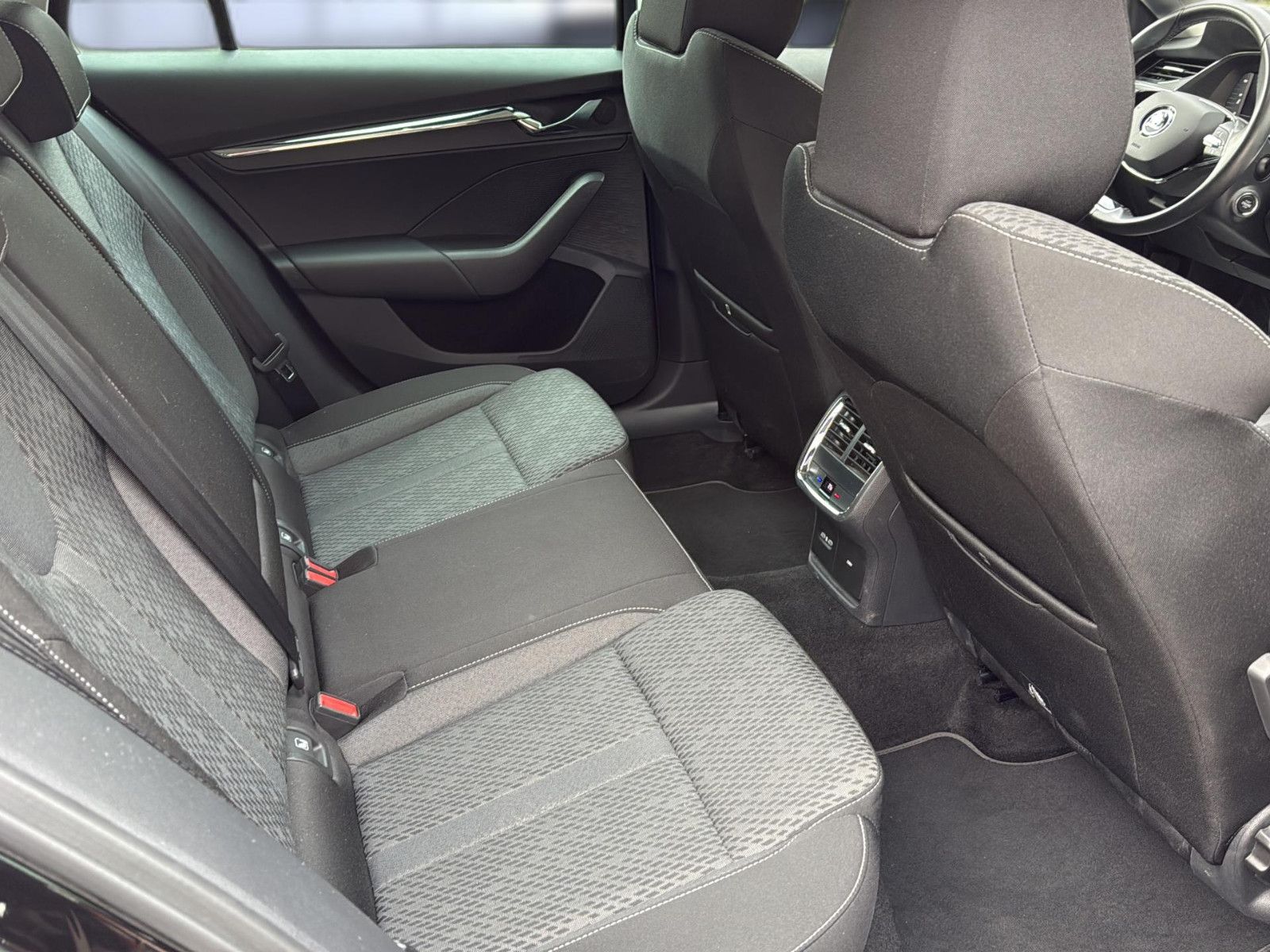 Fahrzeugabbildung SKODA Octavia Combi Style/ AHK / unfallfrei