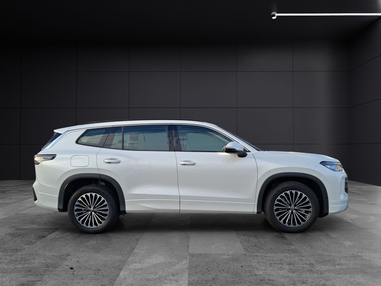 Fahrzeugabbildung Volkswagen Tayron TDI Life DSG 4M LED AHK Navi AID ACC RFK