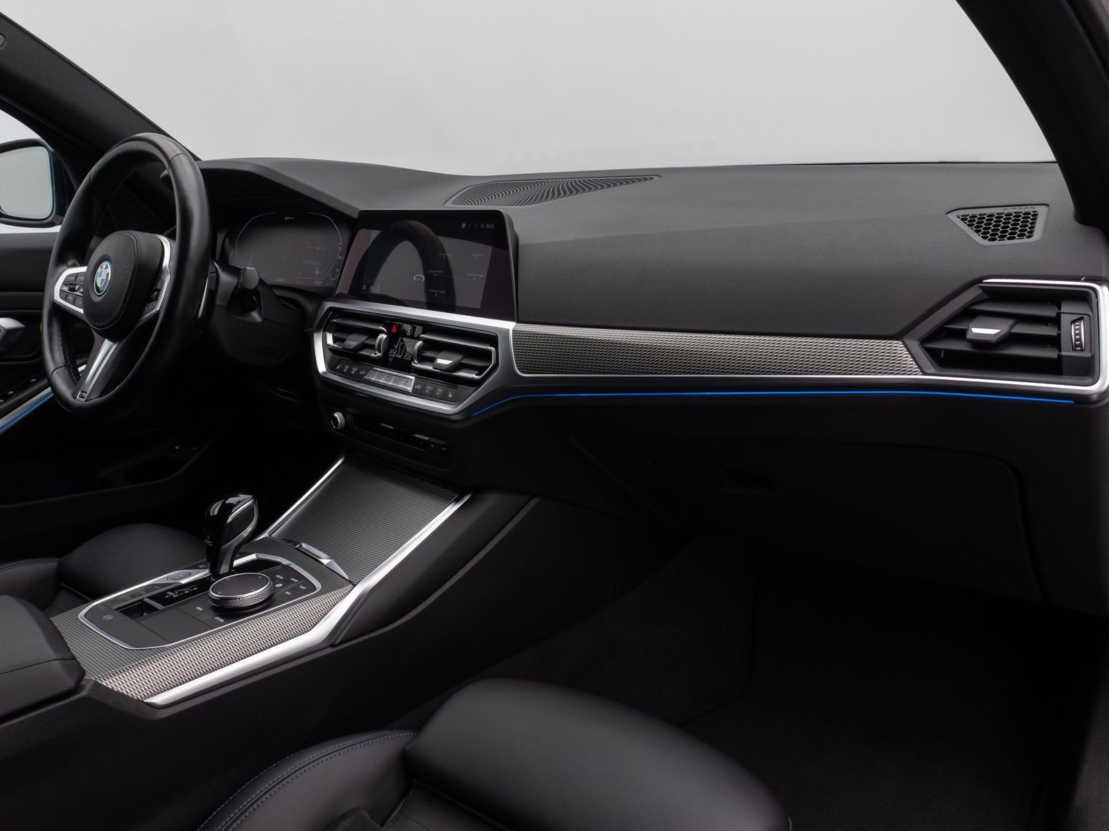 Fahrzeugabbildung BMW 330e M Sport Kamera Laser HUD HiFi AHK Stop&Go