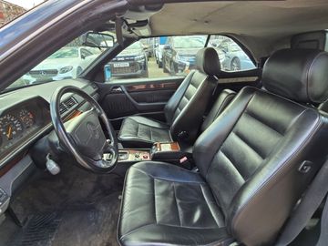 Mercedes E 220 - 7
