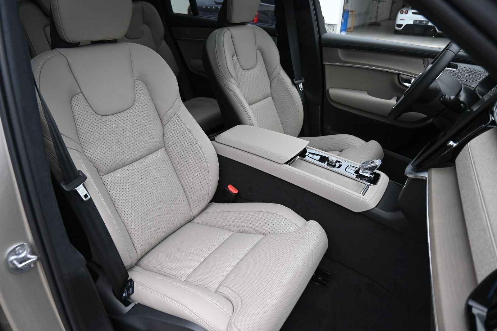 Fahrzeugabbildung Volvo XC90 T8 AWD Ultra Dark´*STDHZG*360°*LUFT*ACC*AHK