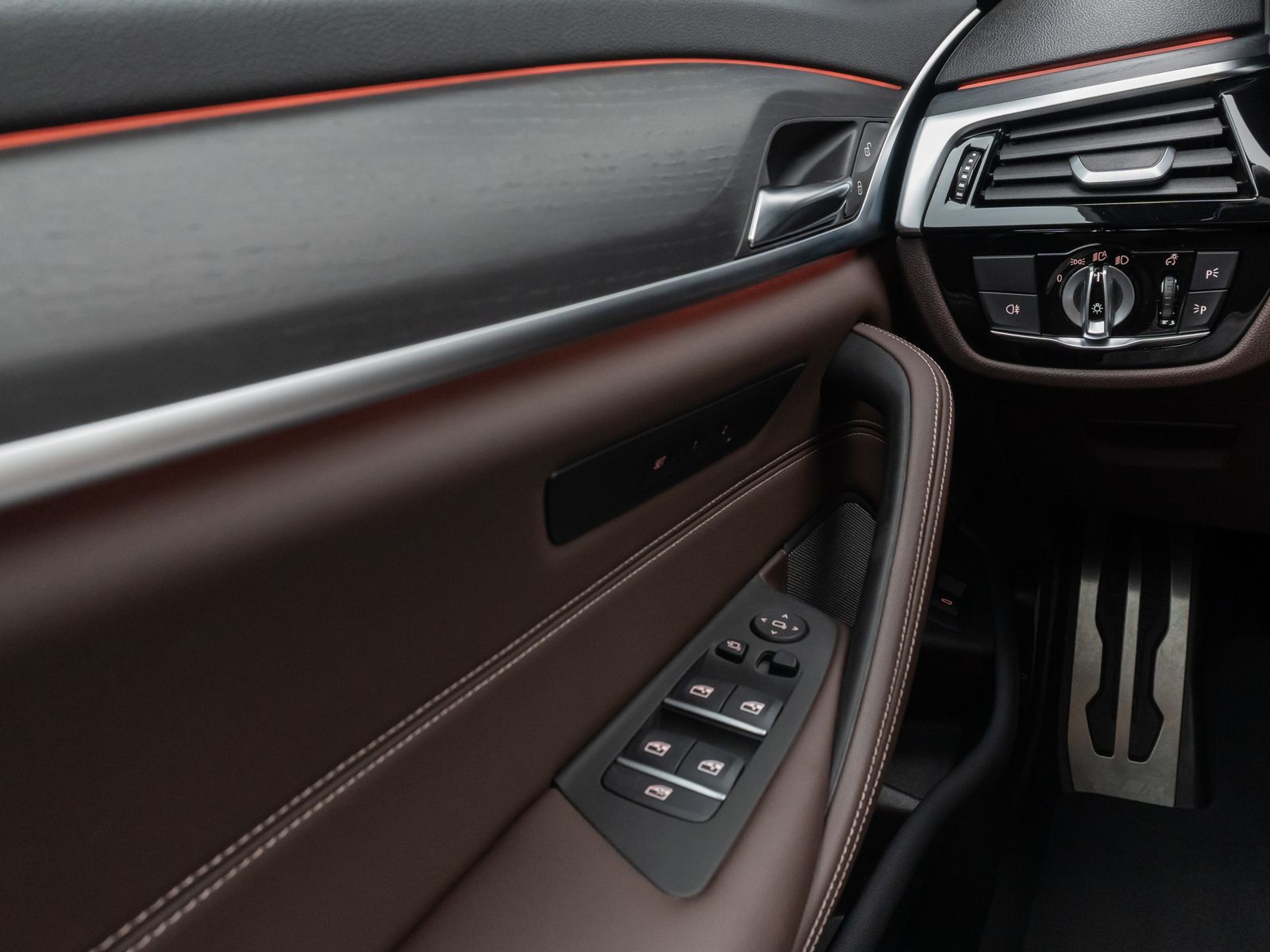 Fahrzeugabbildung BMW 540d xD M Sport Kamera Laser HUD DAB H/K Komfort