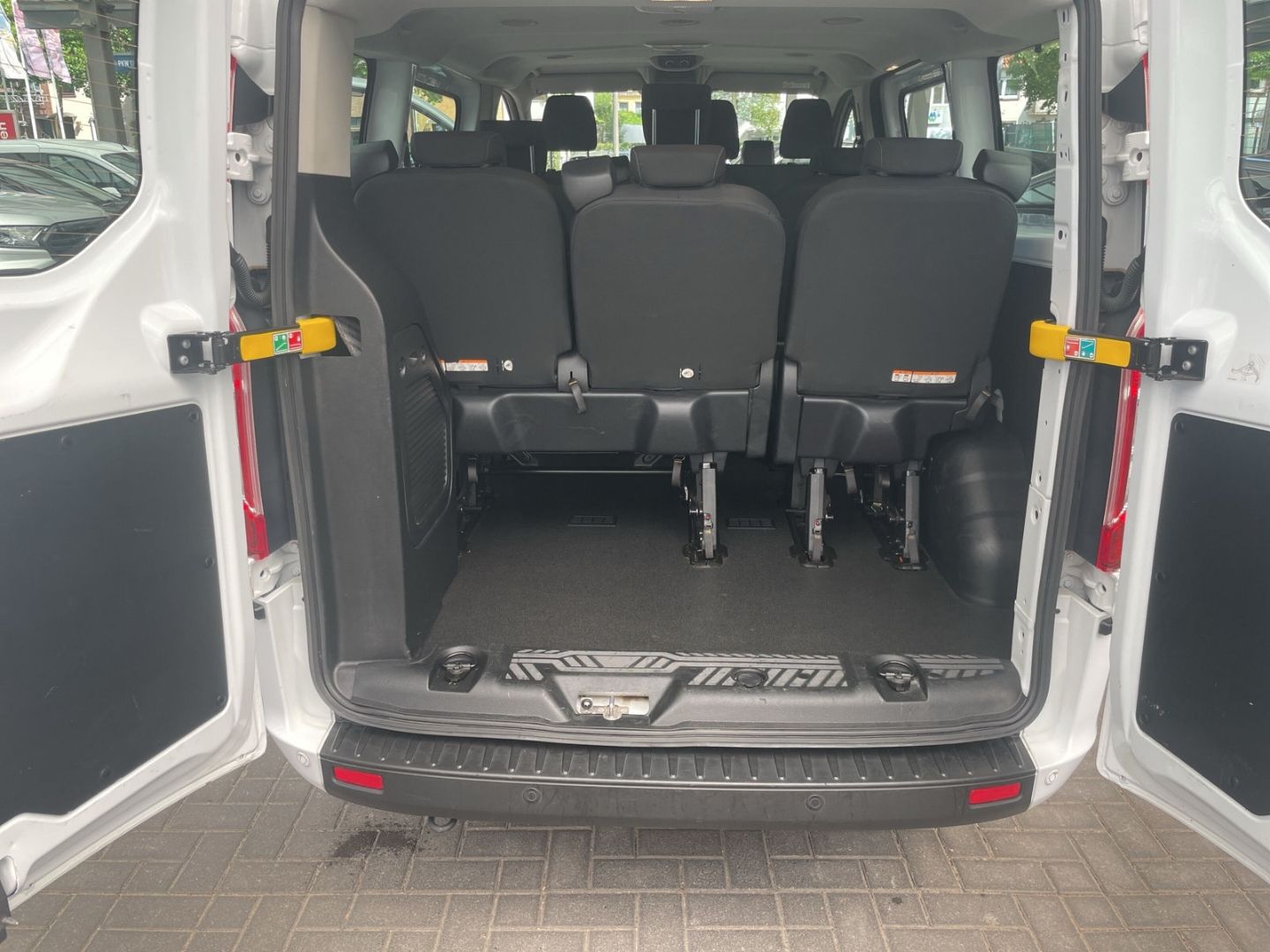 Fahrzeugabbildung Ford Transit Custom Kombi 320 L1 Trend 2.0 L ,Klima v