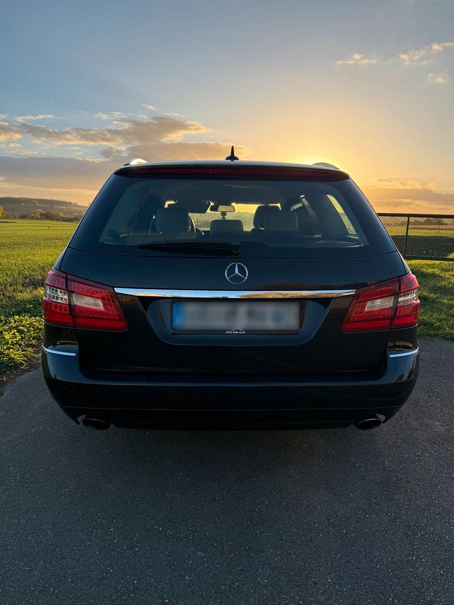 Mercedes-Benz E300 2010 — photo 5